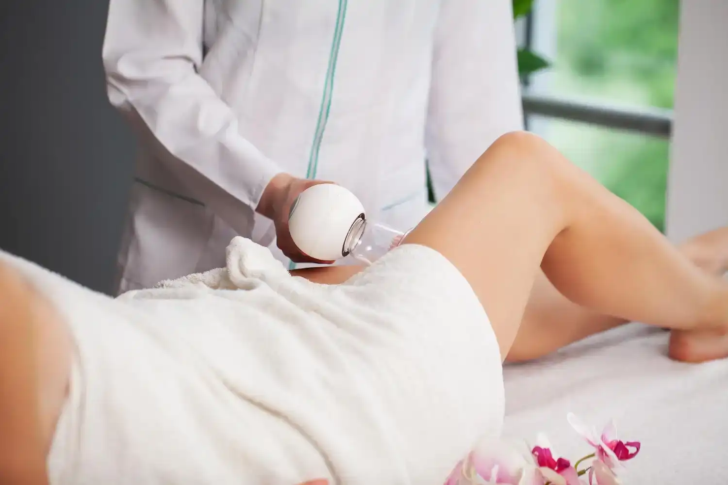 הסרת שיער בלייזר בראש העין – טיפול מתקדם לעור חלק לאורך זמן