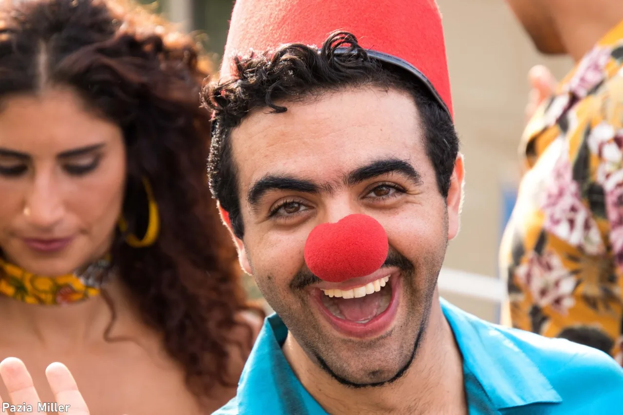 מאור עובד - זמר וליצן