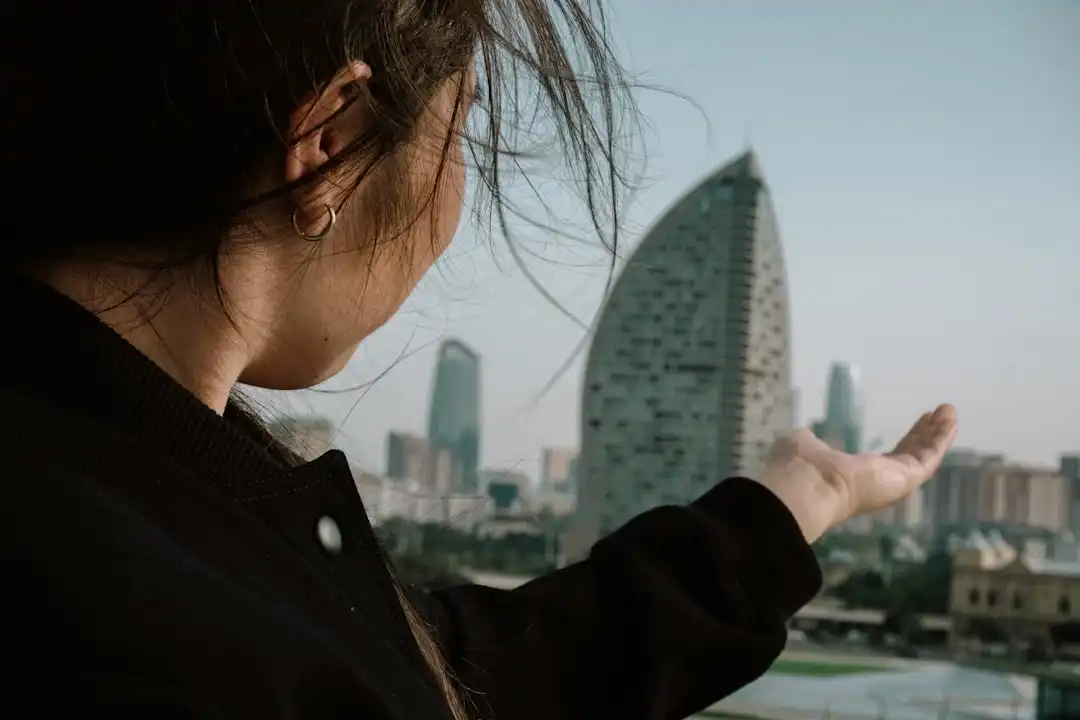 תכנון טיול לאזרבייג׳ן – חופשה חכמה ומאורגנת | באקו עם סימה