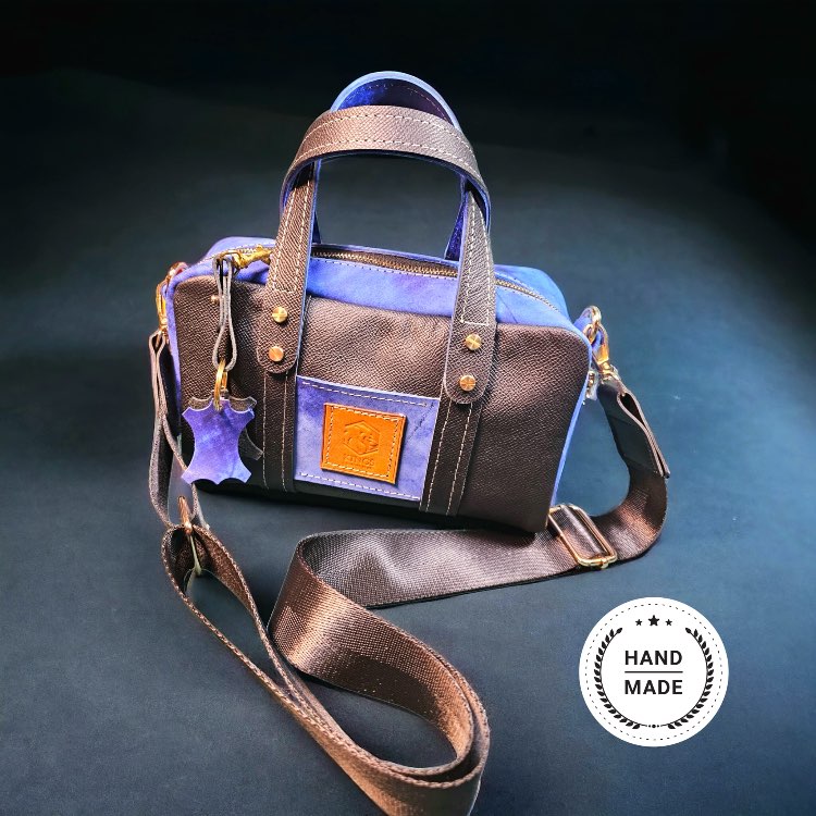 Ocean & brown bag 💼🌊