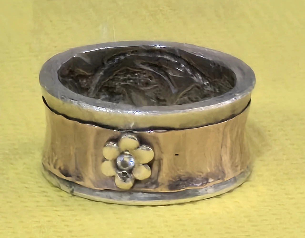 טבעת כסף וינטג' יפה ואיכותית. מידה: 8 משקל: 8.68 גרם