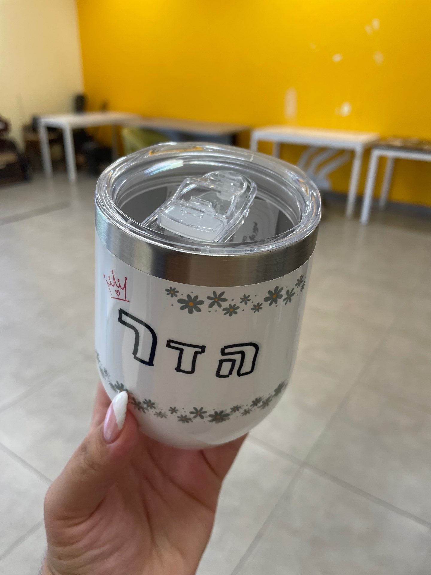 סדנת עיצוב כוסות מאג