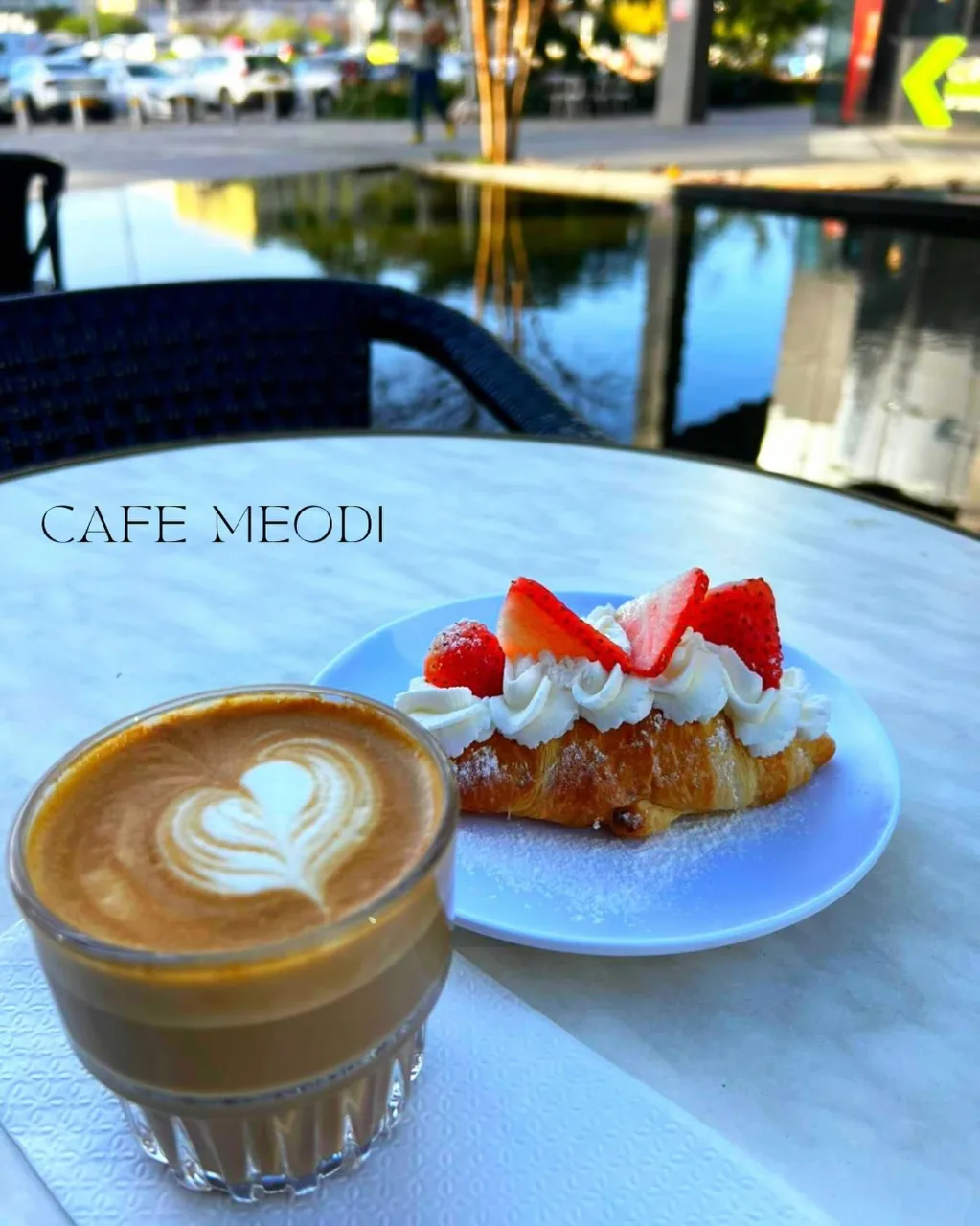 קרואסון תותים מסקרפונה