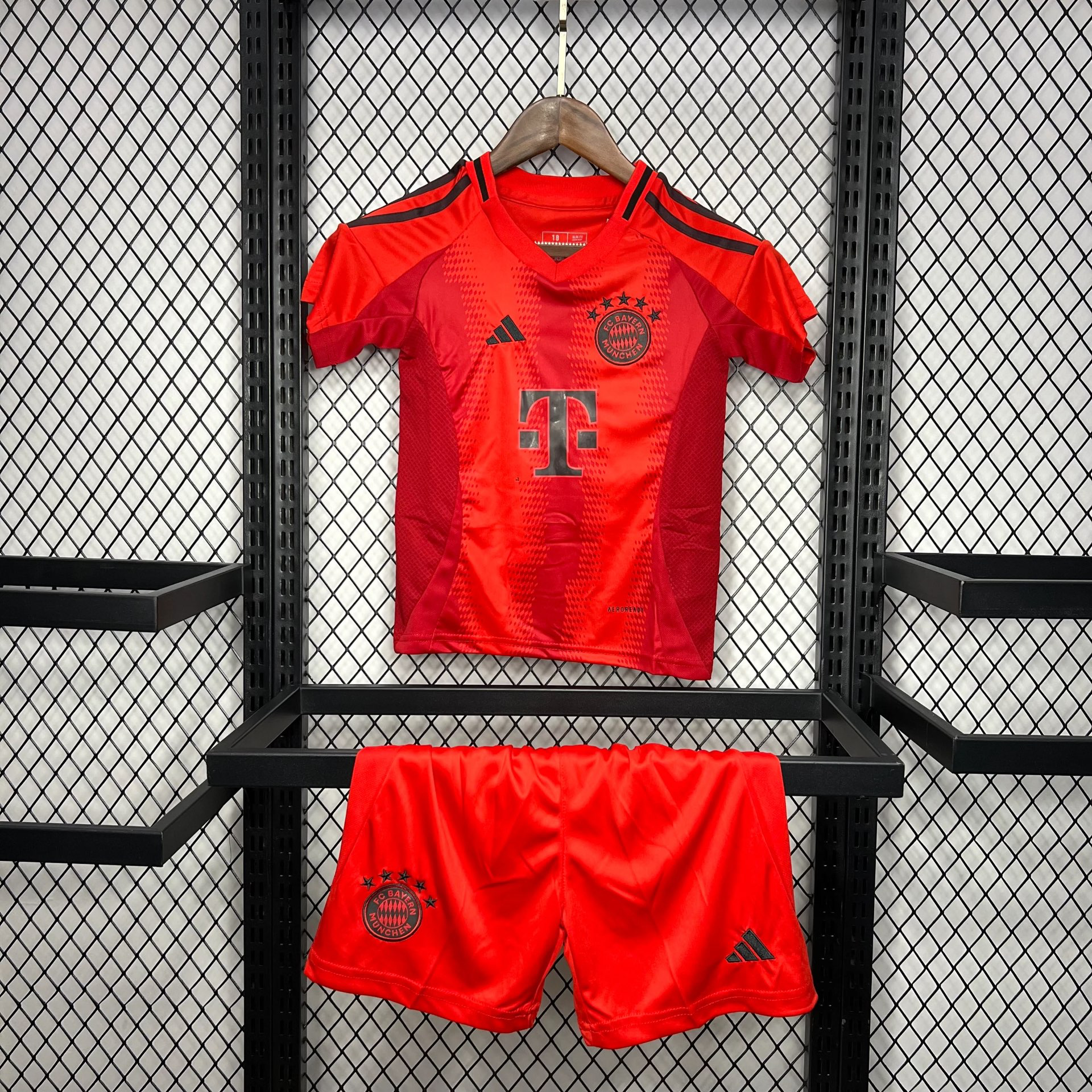 חליפת ילדים באיירן מינכן בית 24-25