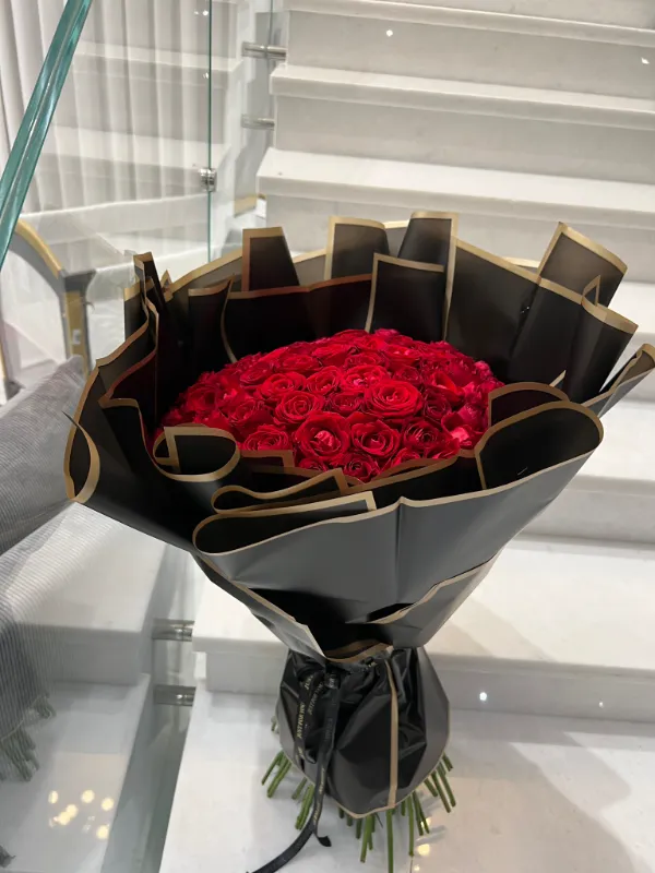 red roses 🌹