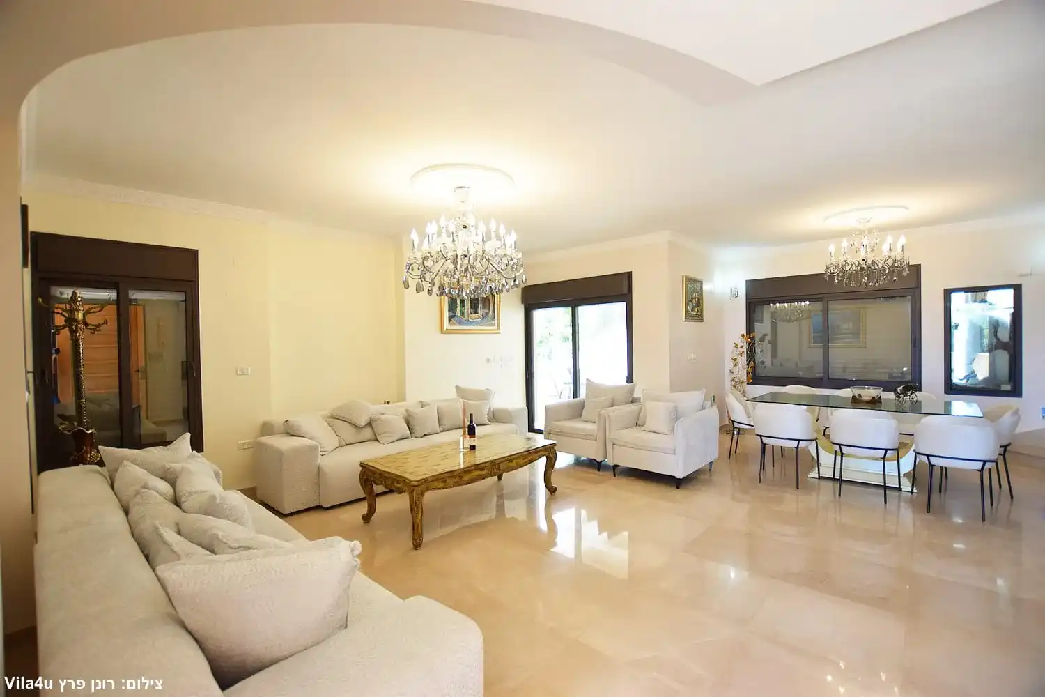 וילה בכפר ורדים