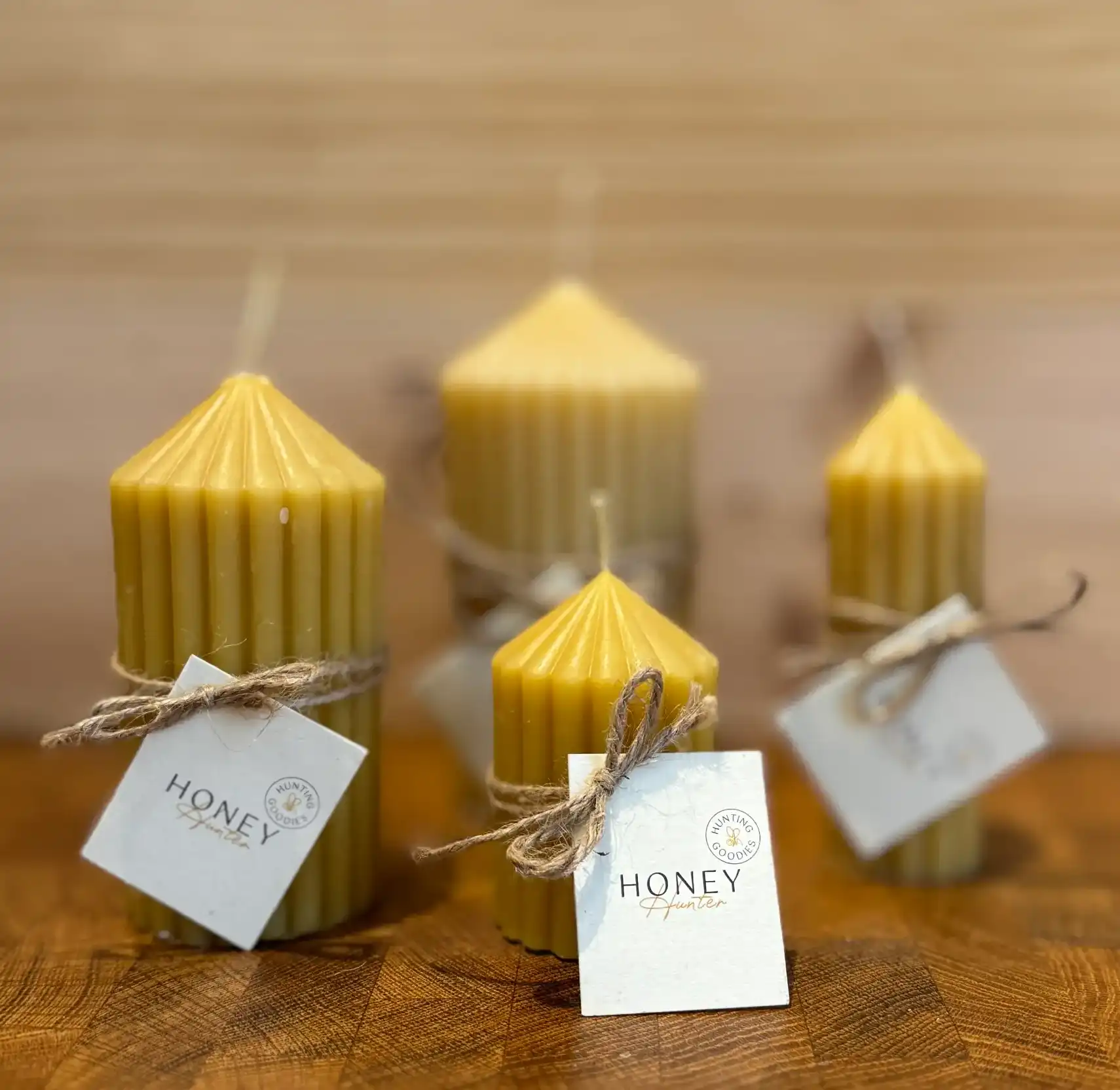 נרות יצוקים טבעיים בריח עדין של דבש