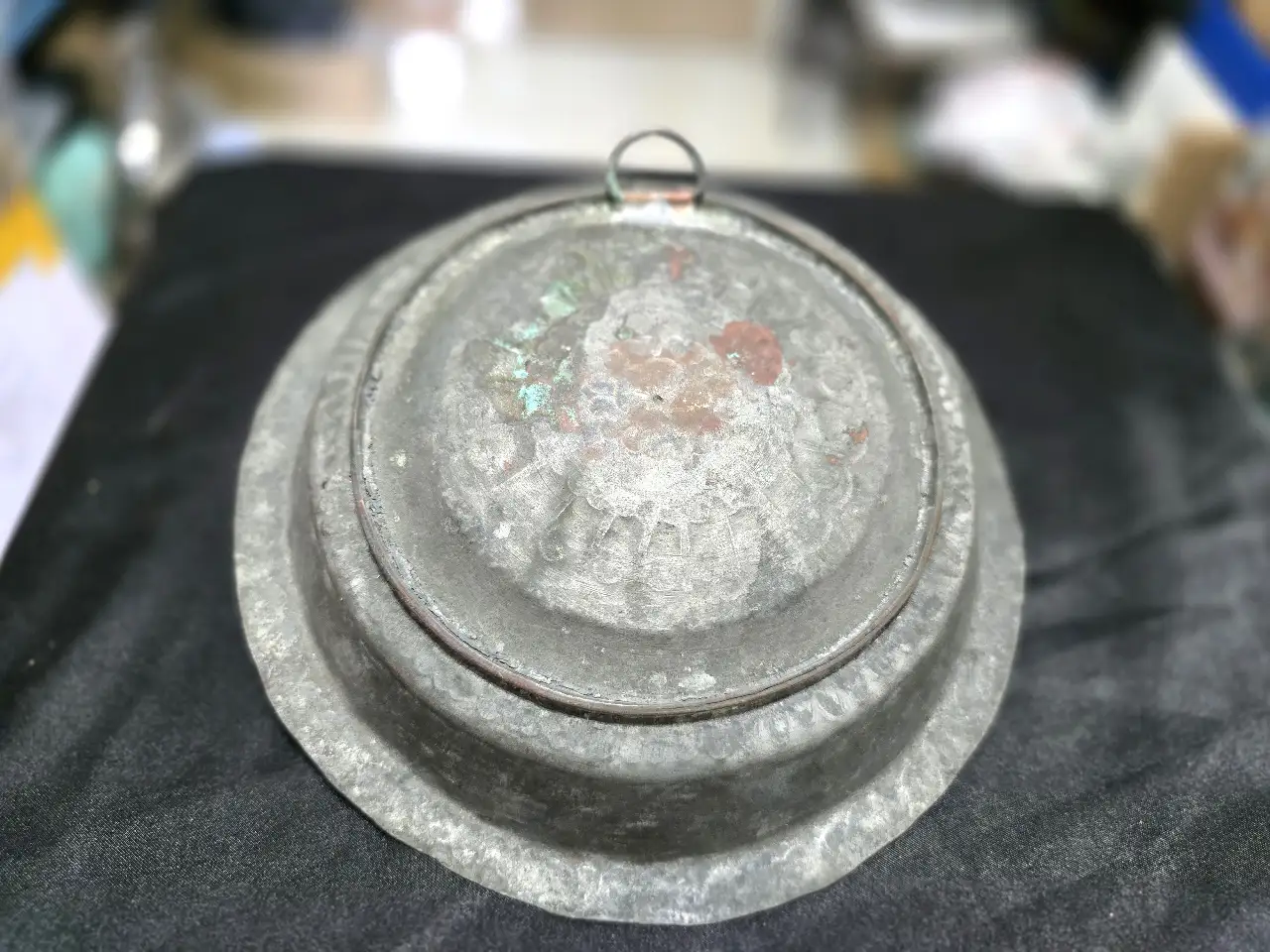 קערת מתכת ישנה מאד מאד עבודת יד עשויה נחושת או פליז מצופות בבדיל קוטר 19 ס'מ