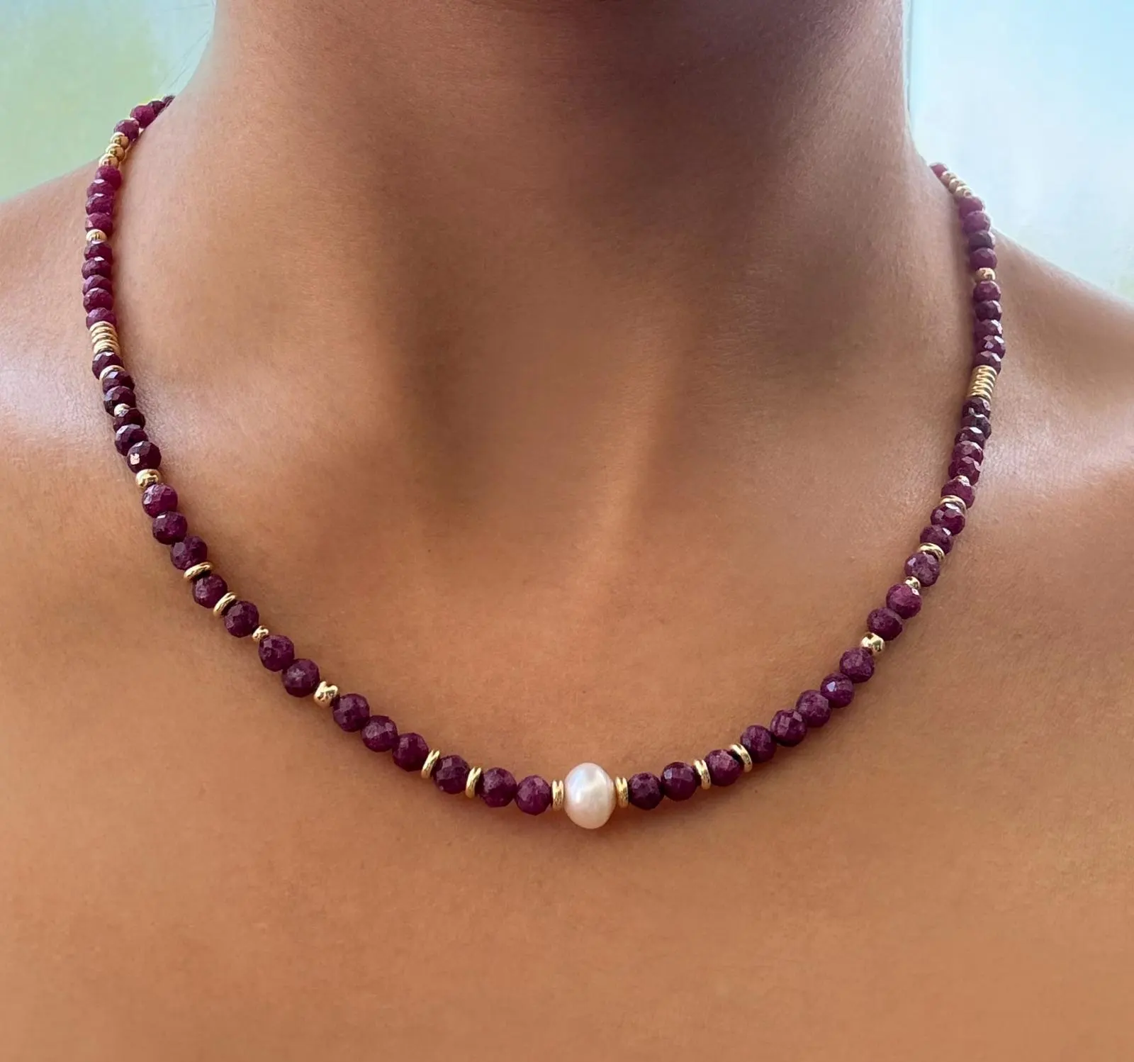 מחרוזת רובי ופנינה תאור