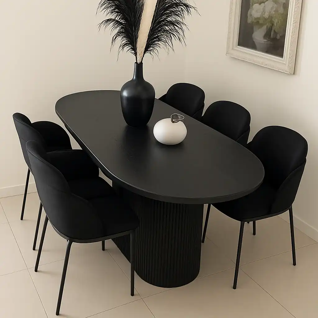 דגם פורניר שחור בשילוב כסאות תואמים