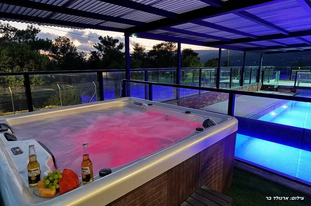 ג’קוזי ספא ל-8 אנשים