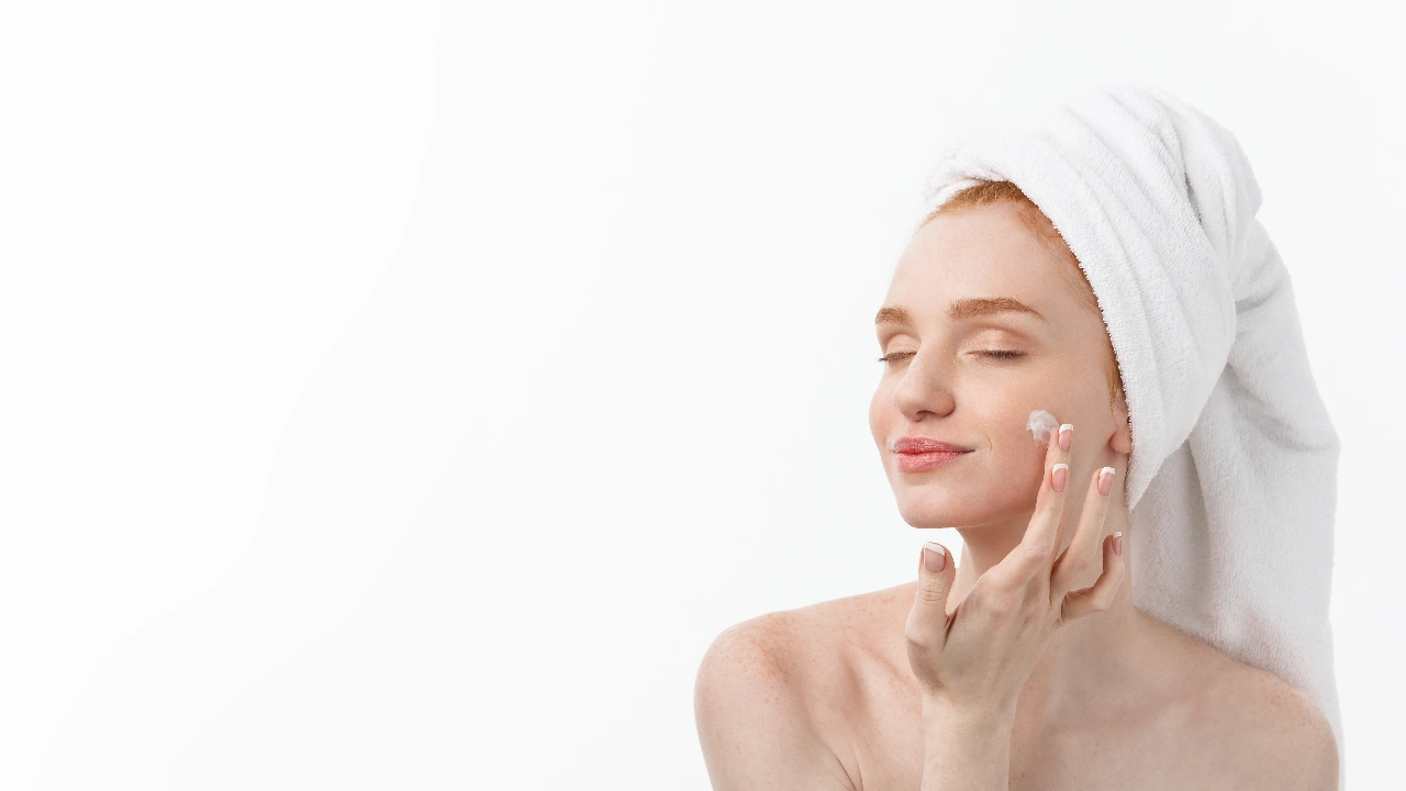 מה היתרונות של טיפולי פילינג מקצועיים לשיקום עור פגום