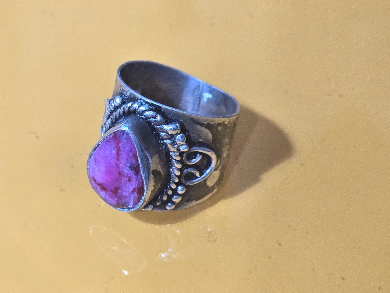 טבעת כסף 925 חתומה שבוץ אבן רודונייט טבעית האבן בדוגמת טיפה מידה 6\6.5