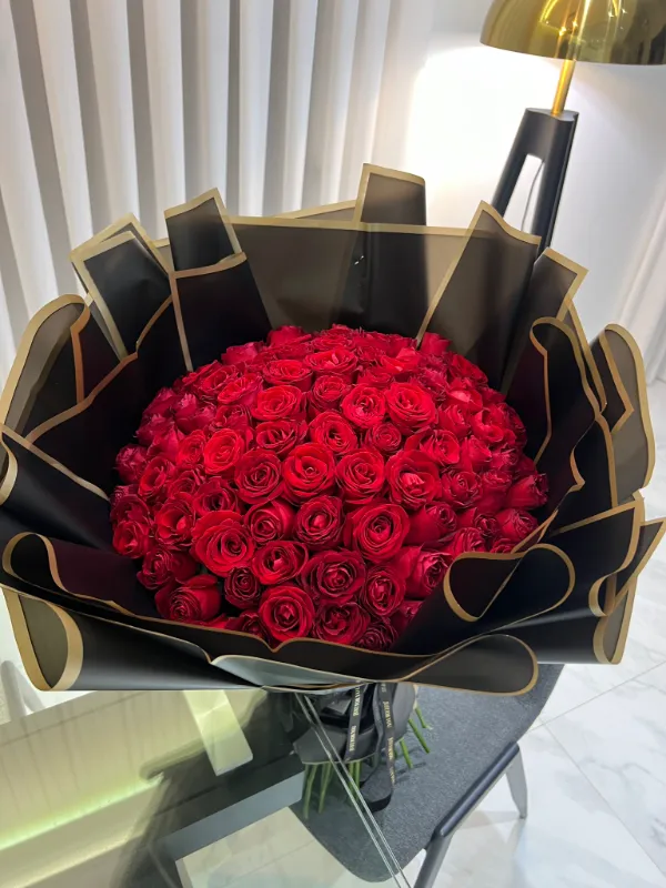 red roses 🌹
