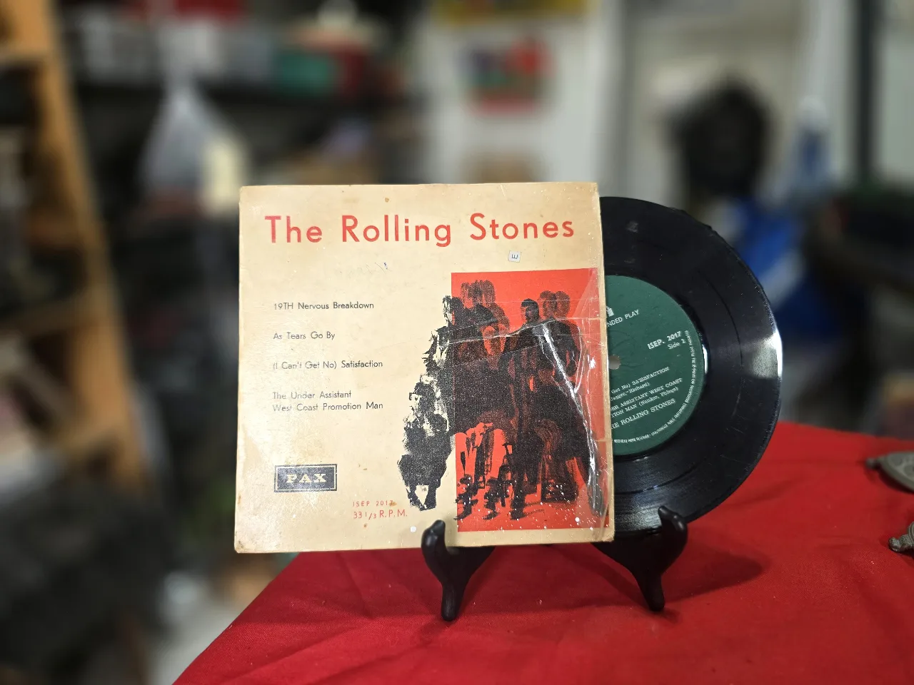 נדיר ! הרולינג סטונס - ROLLING STONES THE - תקליטון נדיר  . תוצרת  ישראל   קרע לעטיפה .