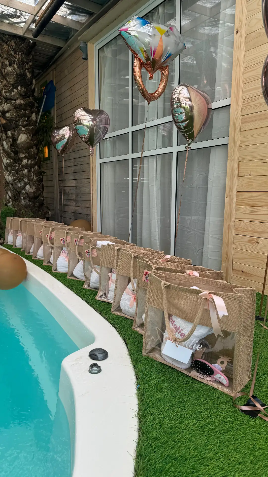 שקיות מתנה ובלונים