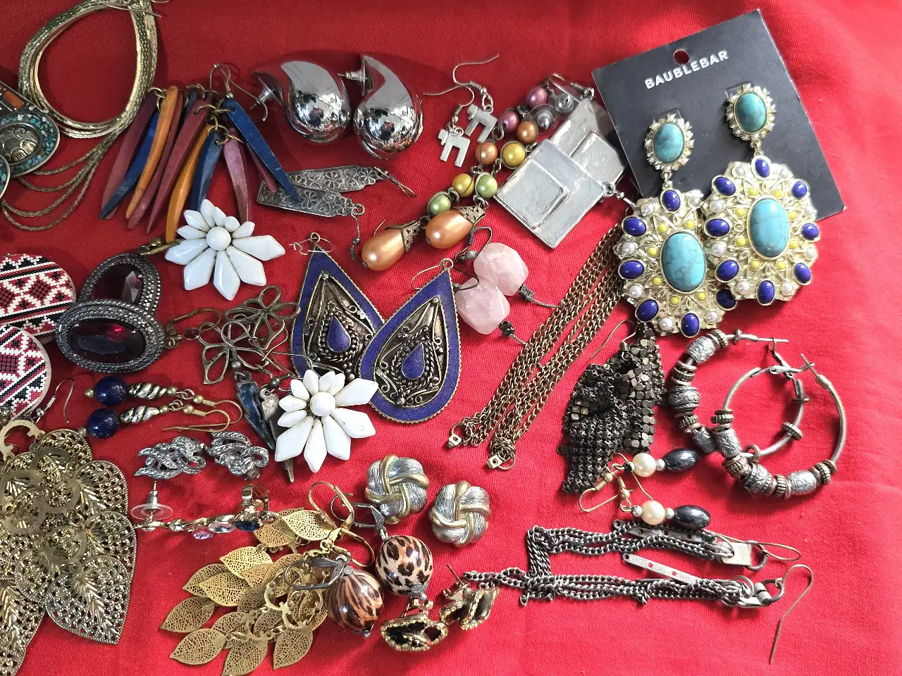 לוט של 35 זוגות עגילים אופנתיים