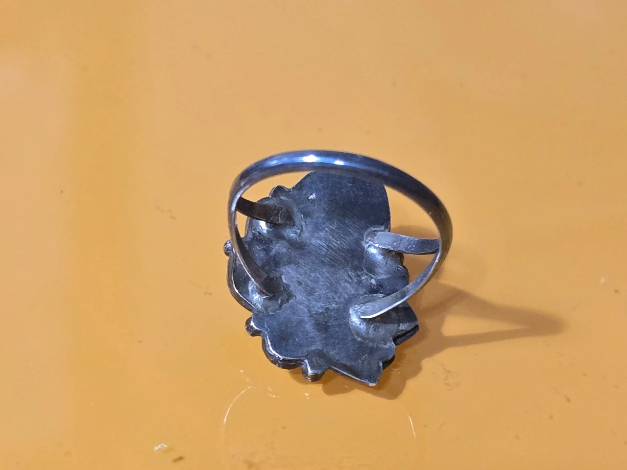 טבעת כסף סטרלינג 925 בסגנון (נאבאחו) המאופיינת בשבוץ אבן טורקיז מרכזית מידה 6