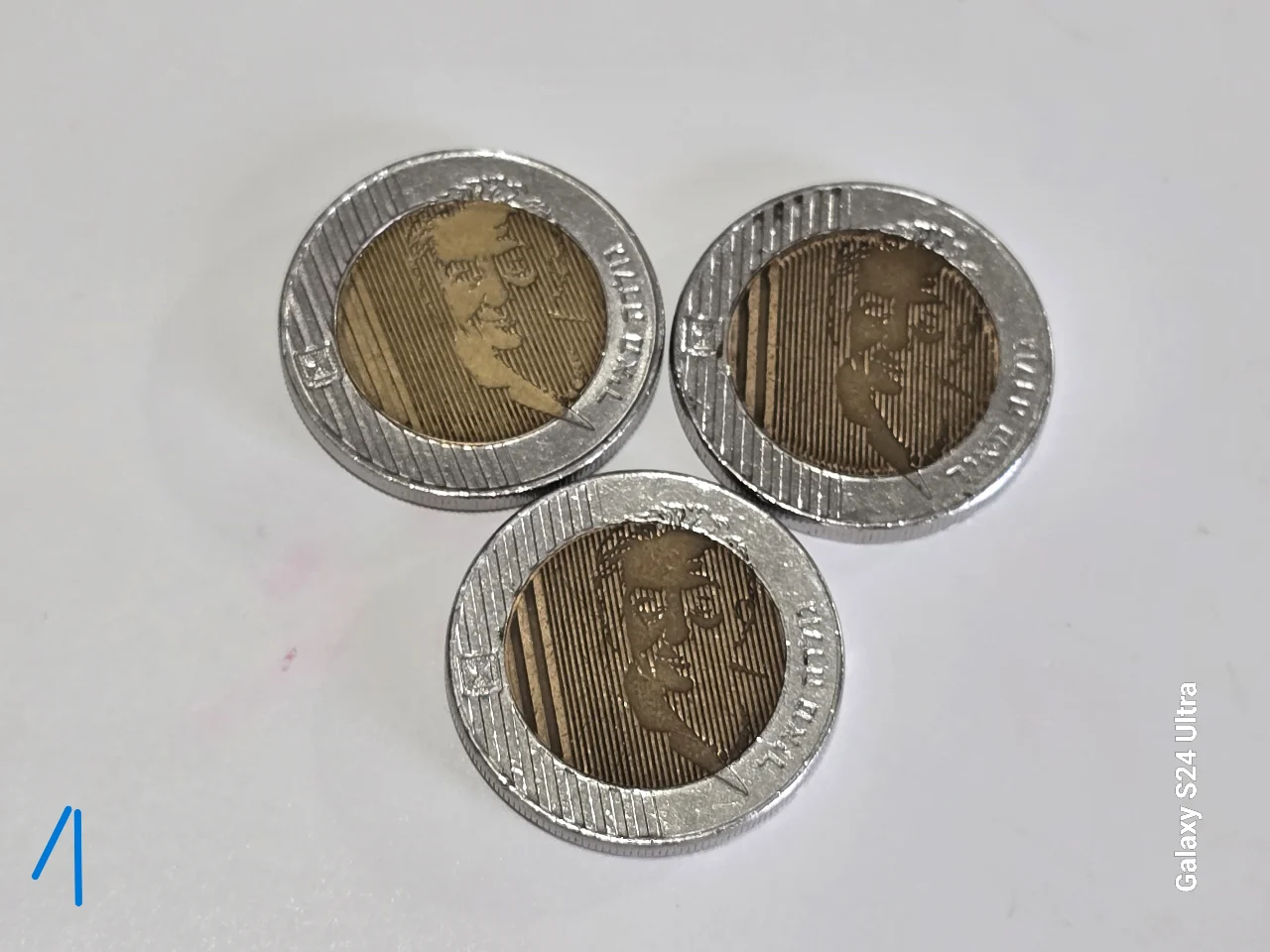לוט של מטבע 10 ש'ח כאשר גולדה מאיר על המטבע