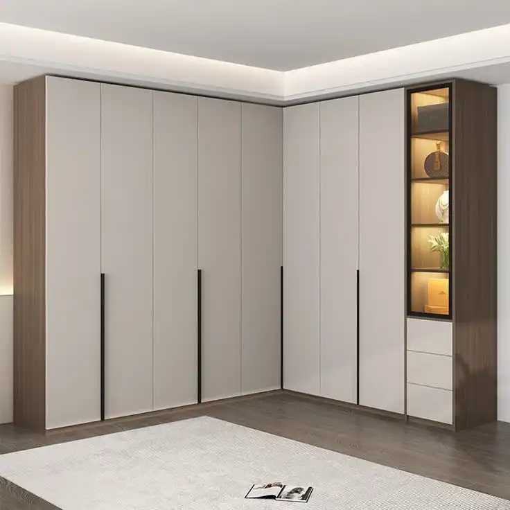 ארון זוויתי עם מדפי תאורה