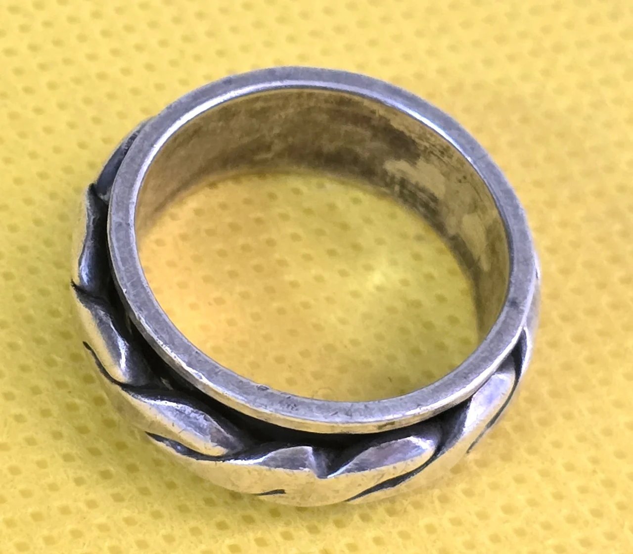 טבעת וינטג' כסף סטרלינג 925 מסתובבת,  משקל: 8 גרם. עבודת יד. חתומה: 925 מידה 8
