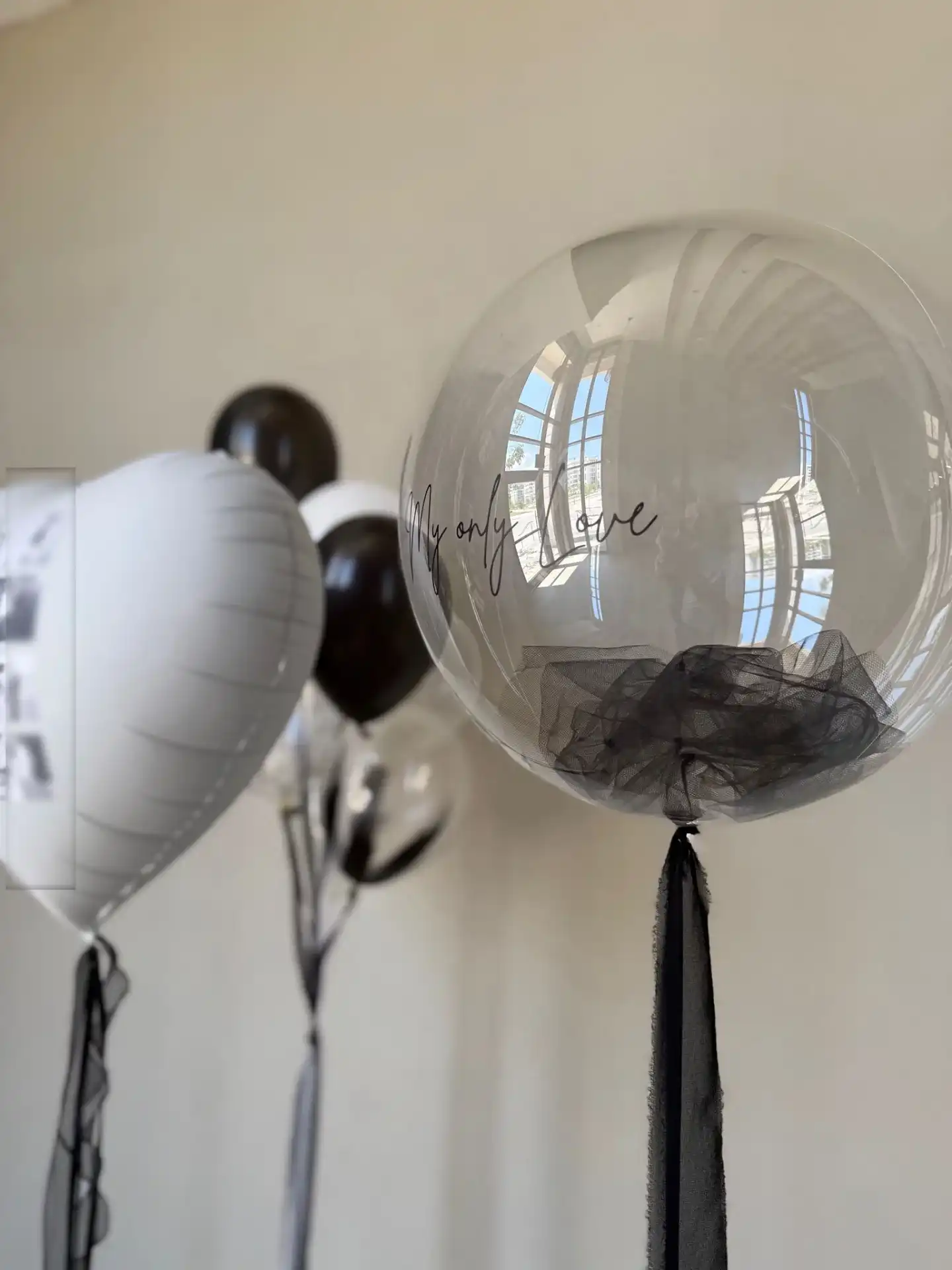 סט בלונים לגבר שחור לבן קלאסי | VALI