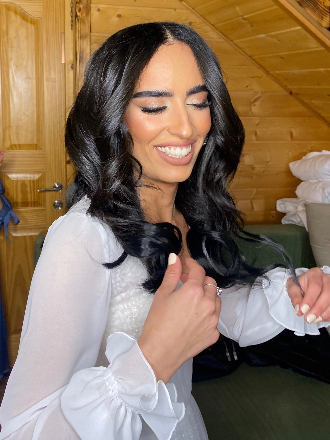 כיצד לבחור מאפרת ליום החתונה שלך?