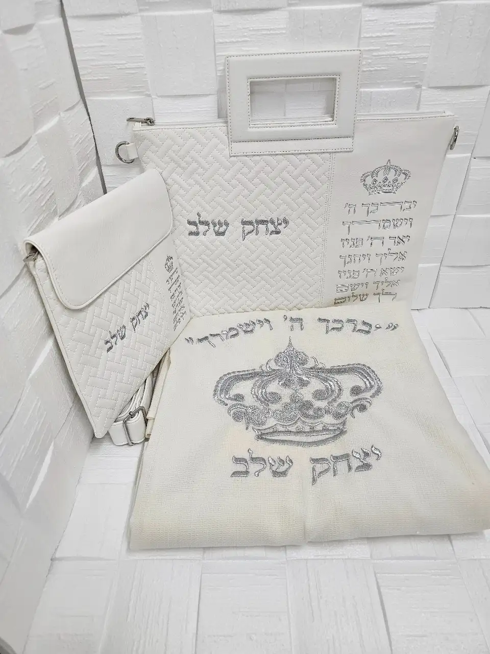 תיקי טלית ותפילין עם רקמת שם