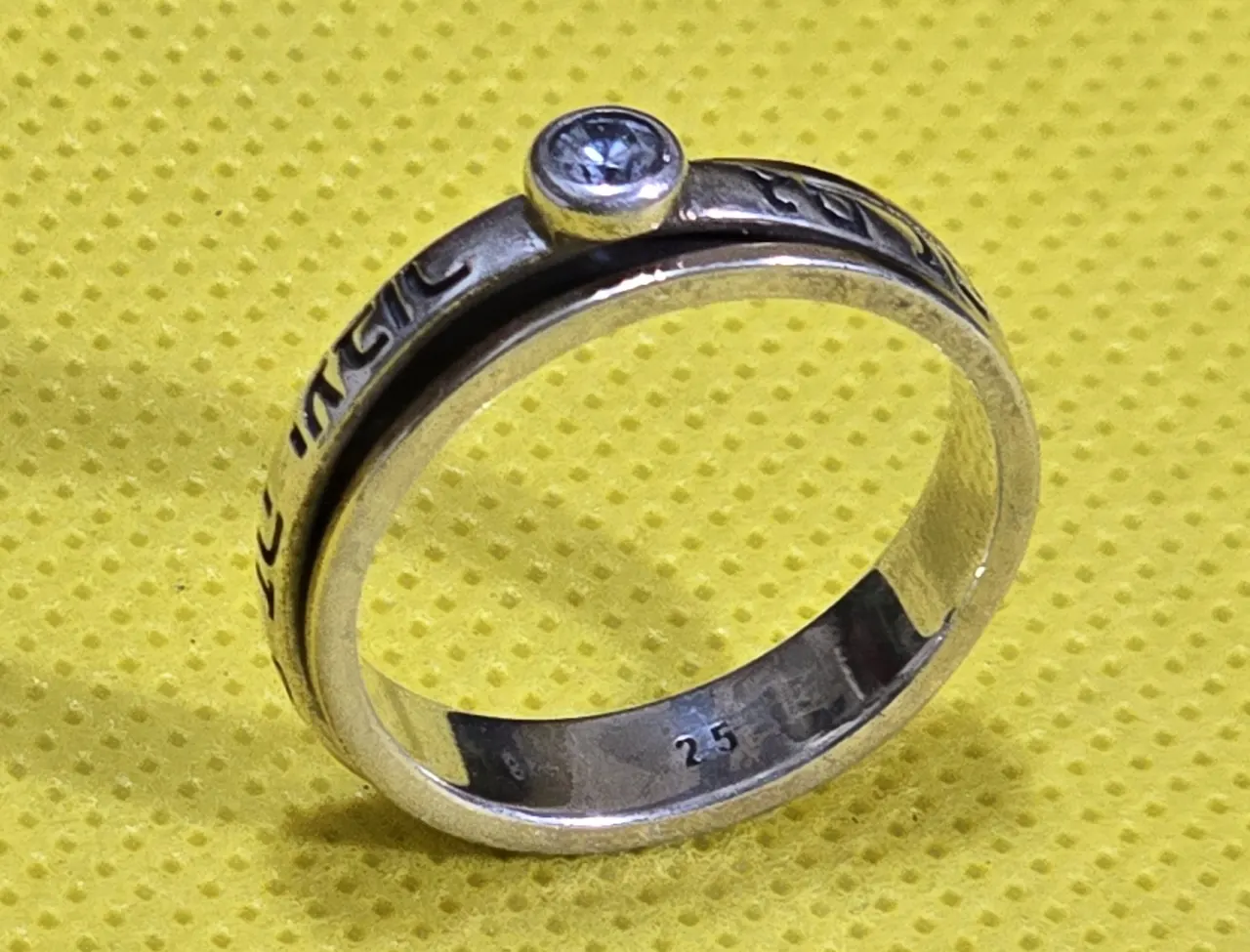 טבעת ספינר חותם שלמה מכסף 925 משולב זהב מלא חתום 9K משובץ באבן זירקון טבעת מסתובבת עם הכיתוב גם זה יעבור משקל 4 גרם מידה 9 USA רוחב 0.5 ס"מ מצב חדש לא היה בשימוש