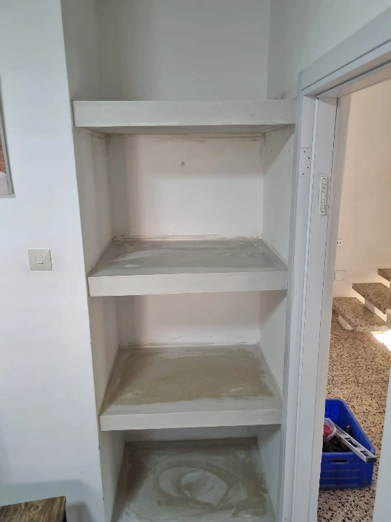 עבודה גבס קטנה מדפים