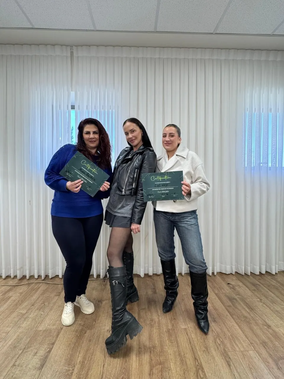 קורס - הסרת איפור קבוע / רימובר