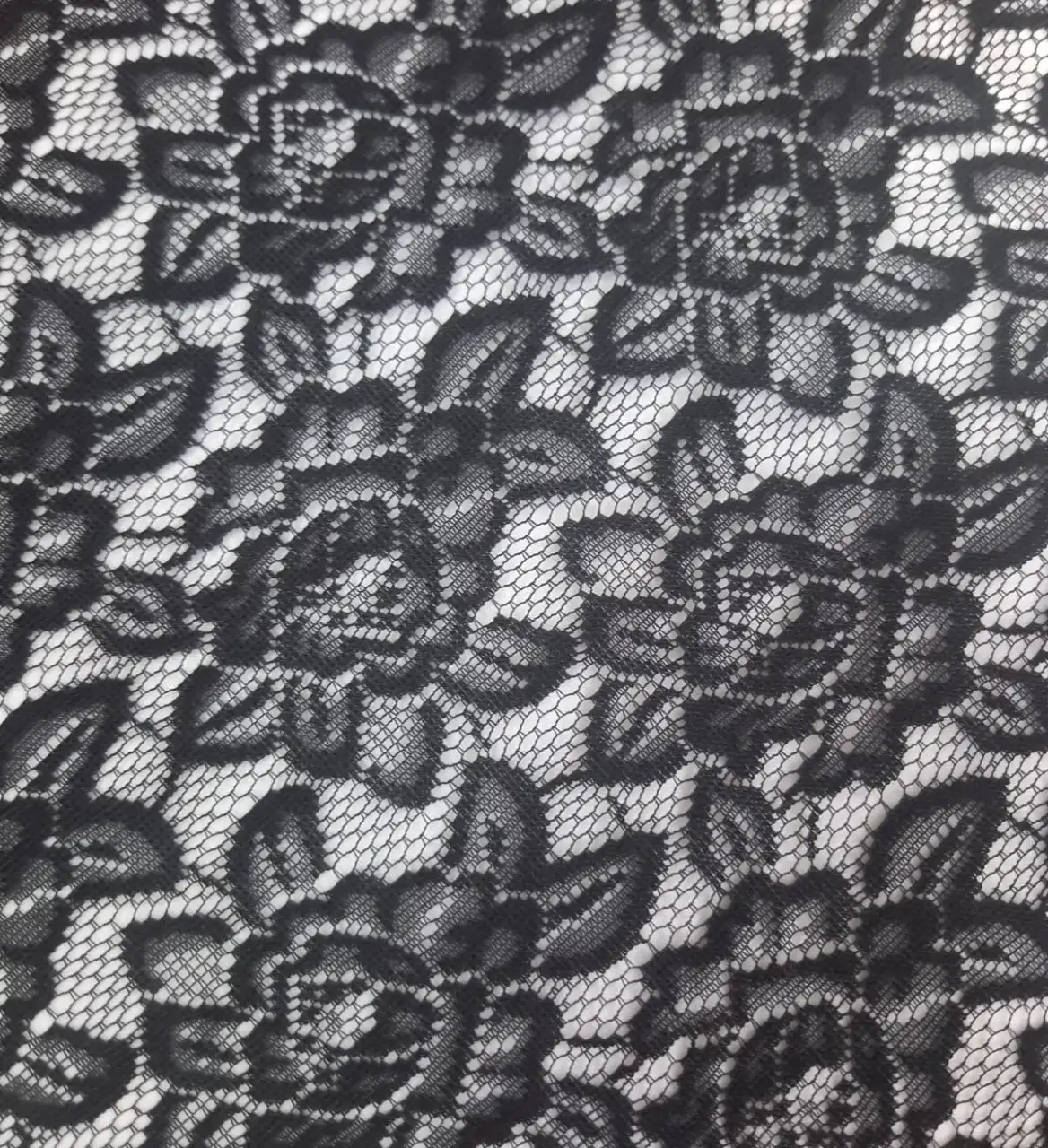 תחרה 35 ₪ למטר