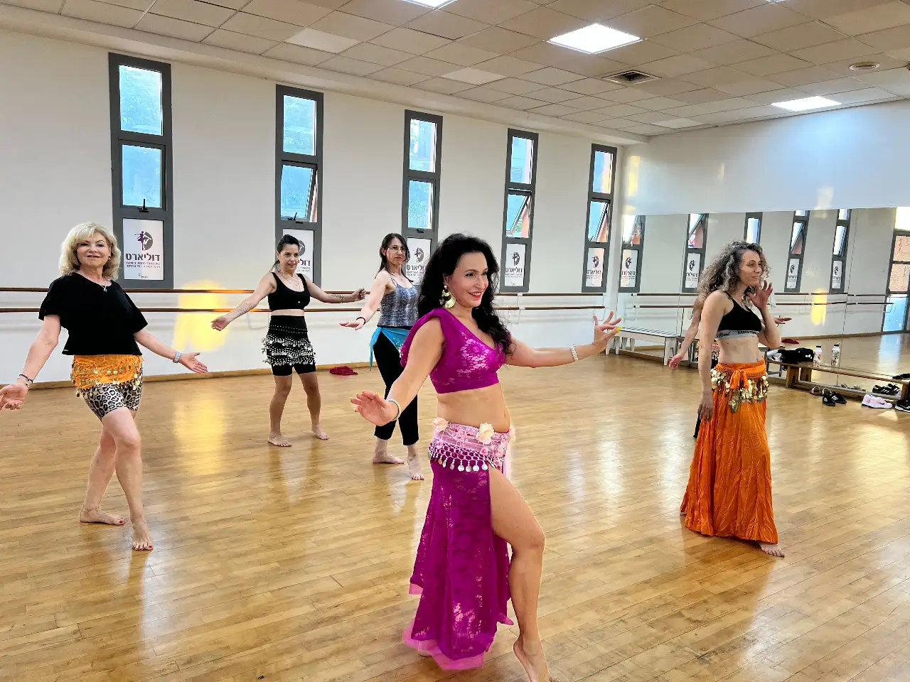 שיעור ריקודי בטן היכרות