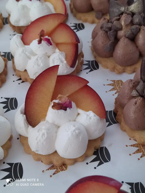 🍒מארז עוגיות בצק פריך שקדים בקישוט פירות עסיסים וטעימים 🍒