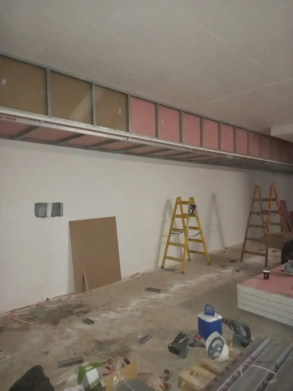  בנייה ועבודות מגבס