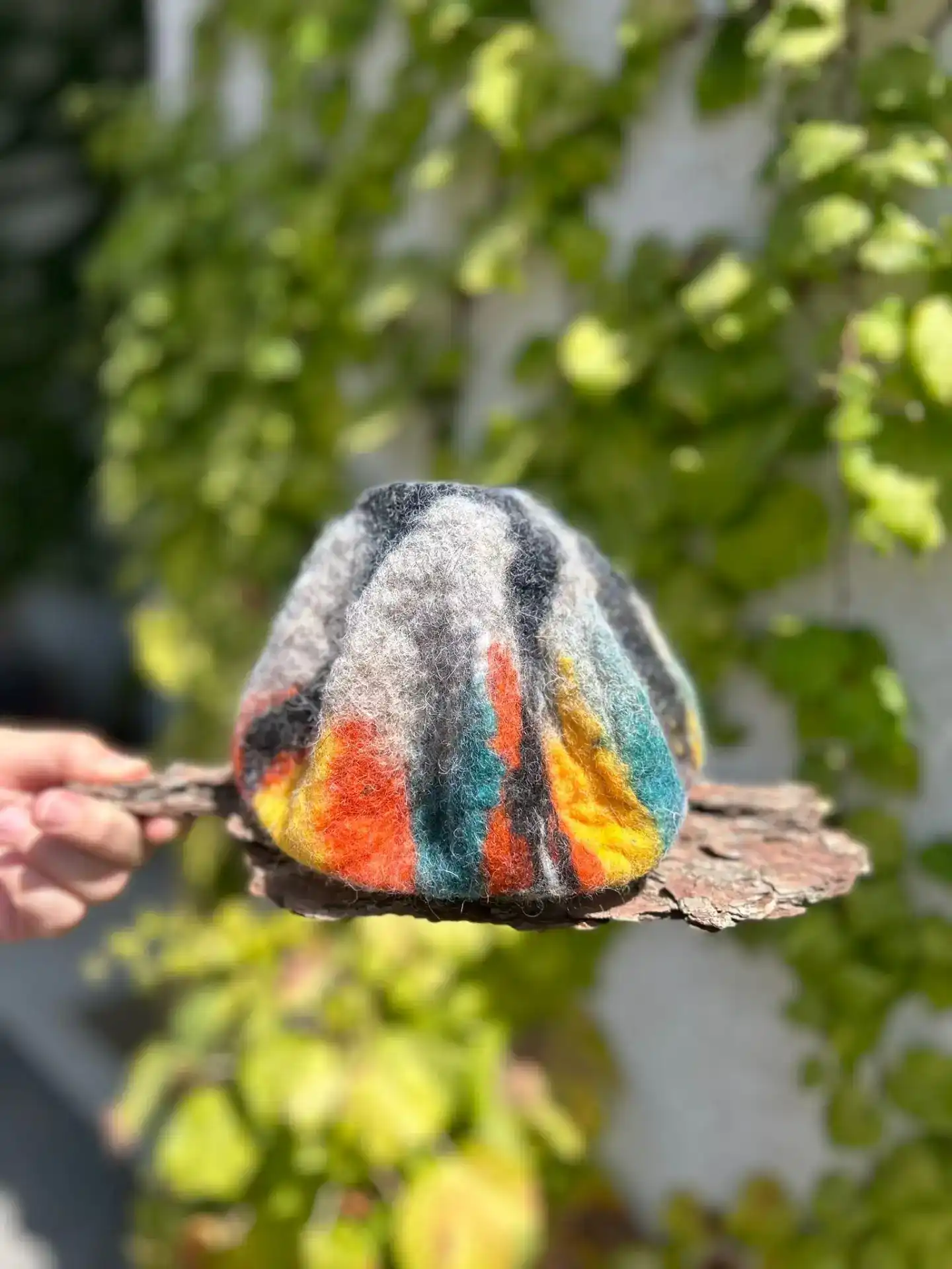 עולם הליבוד – חיבור בין חומר, ידיים ונשימה