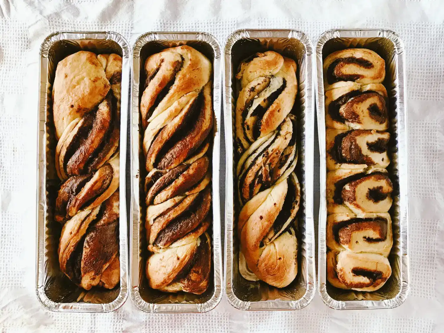 עוגת פס שמרים – רכות, ניחוח וטעם שמחזירים הביתה