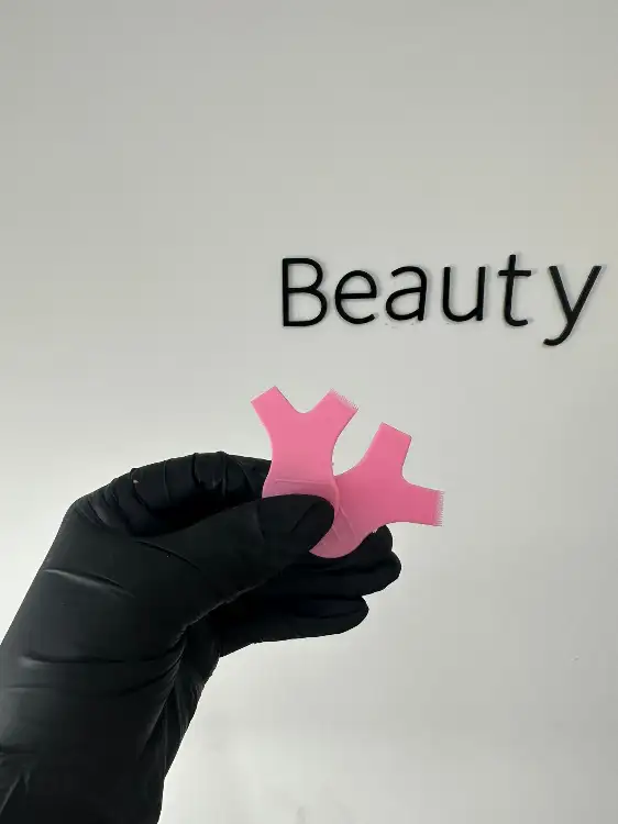 מסרק לריסים ולגבות