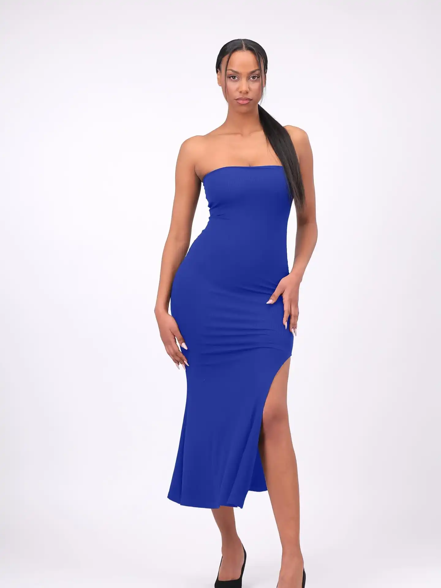 שמלת סטרפלס מחטב מובנה