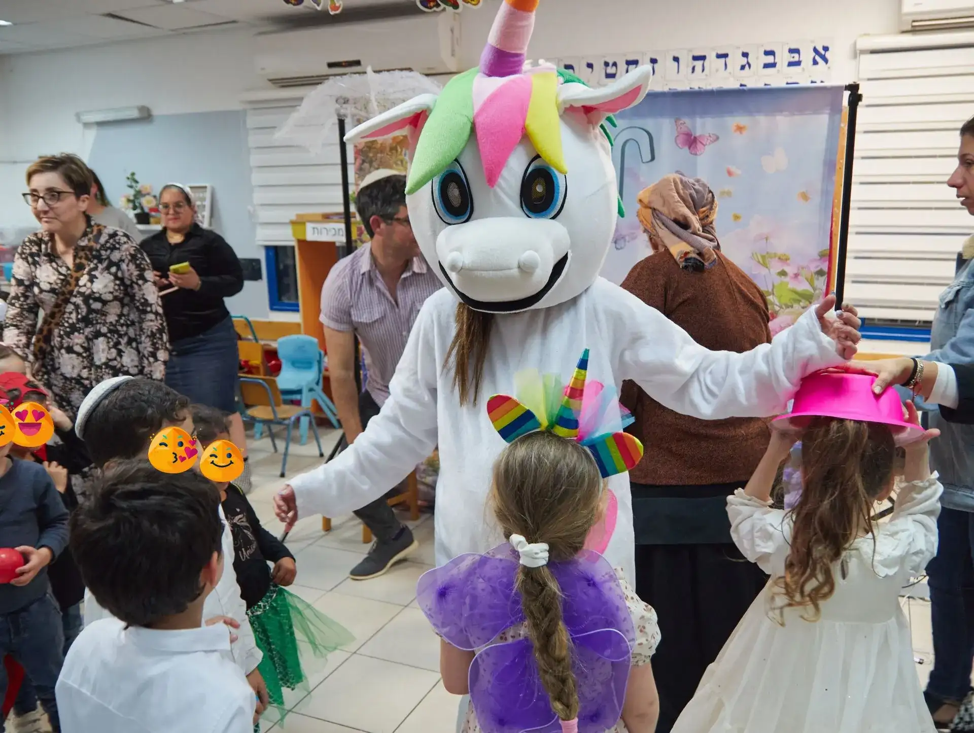 מברק מזמר בתל אביב לכל אירוע מפתיע | לינוי בממלכת הדמיון