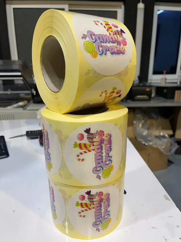 מדבקות ויניל בגדלים שונים