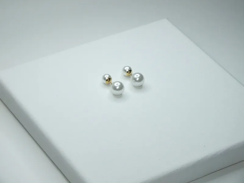 זוג עגילי פנינה צמודים זהב