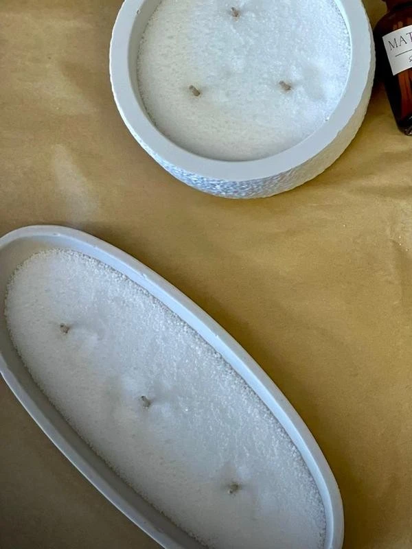 נר אובלי עם פניני שעווה +תמצית ריח+פתילים