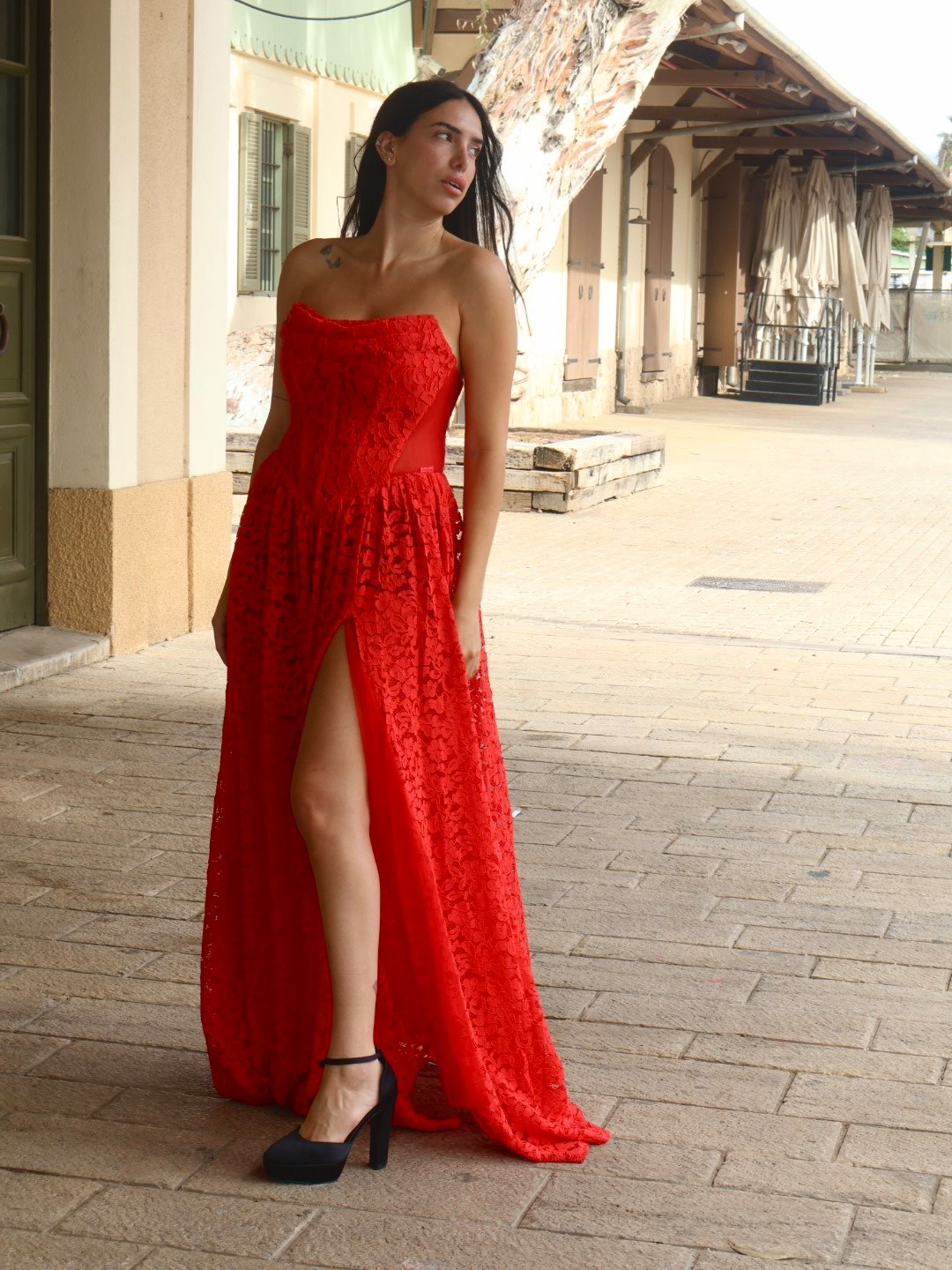 פרח סירה אדום