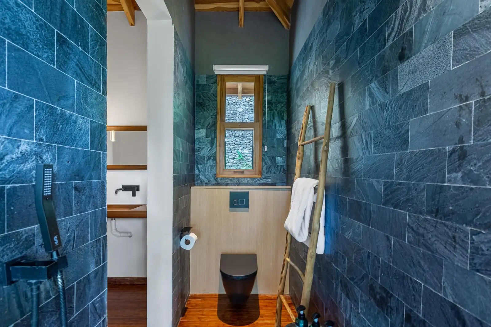 Bathtroom