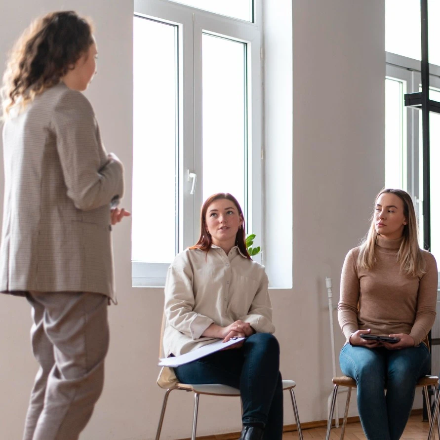 הנחיית הורים וטיפול רגשי בילדים ונוער