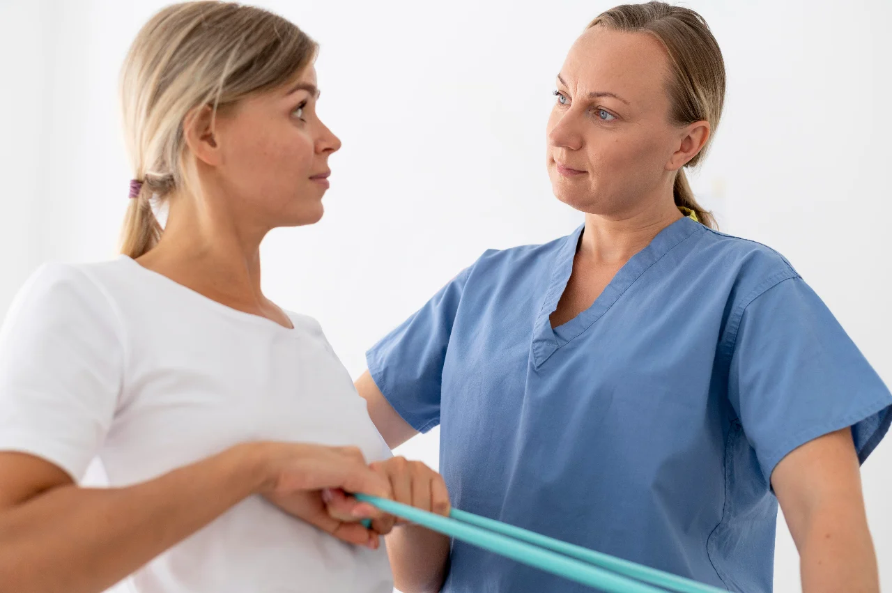 סיוע סיעודי בבית לקשיש – תמיכה פיזית ורגשית