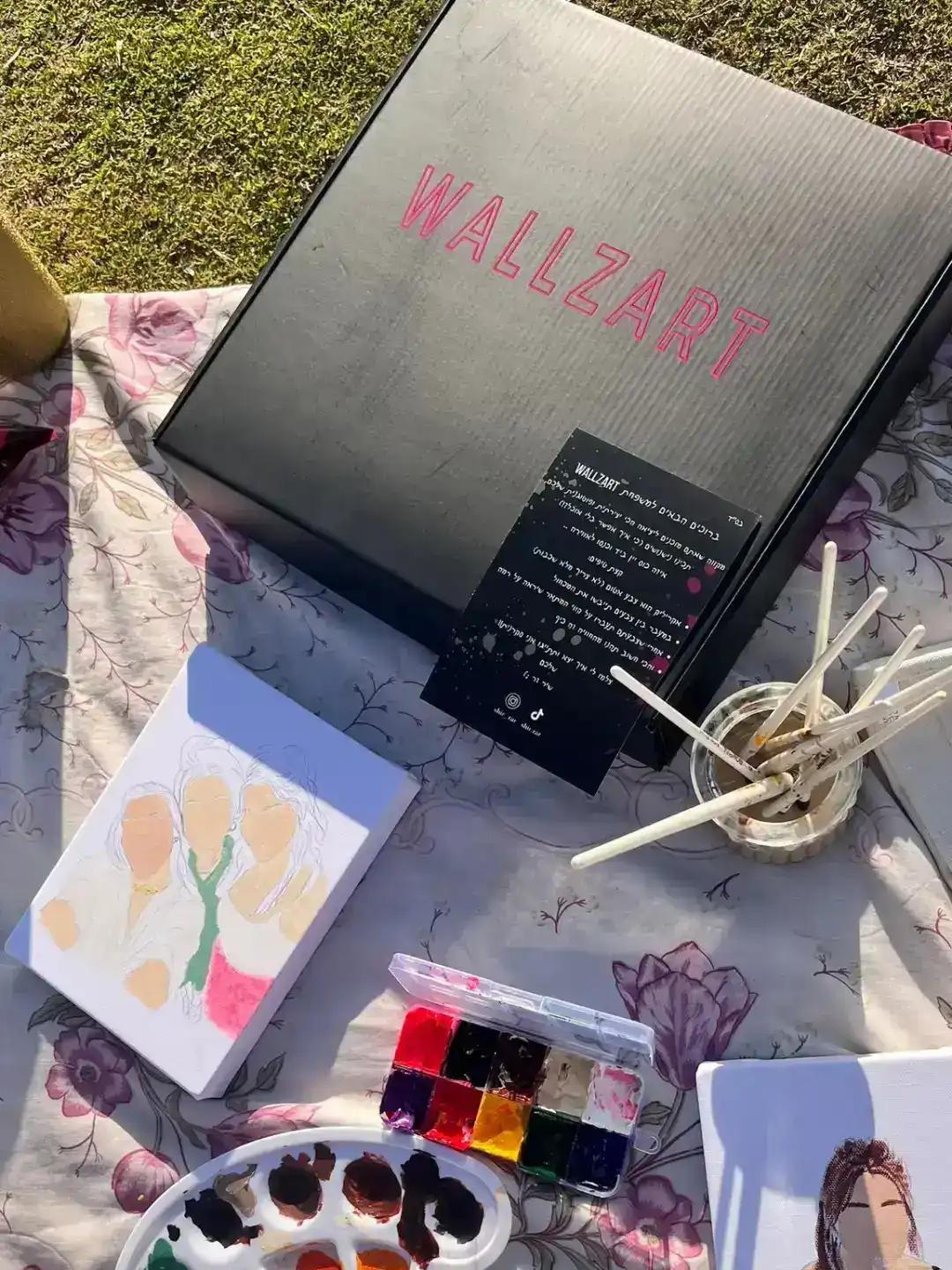 ציור בהתאמה אישית על תקליט באריאל – אמנות עם סיפור אישי