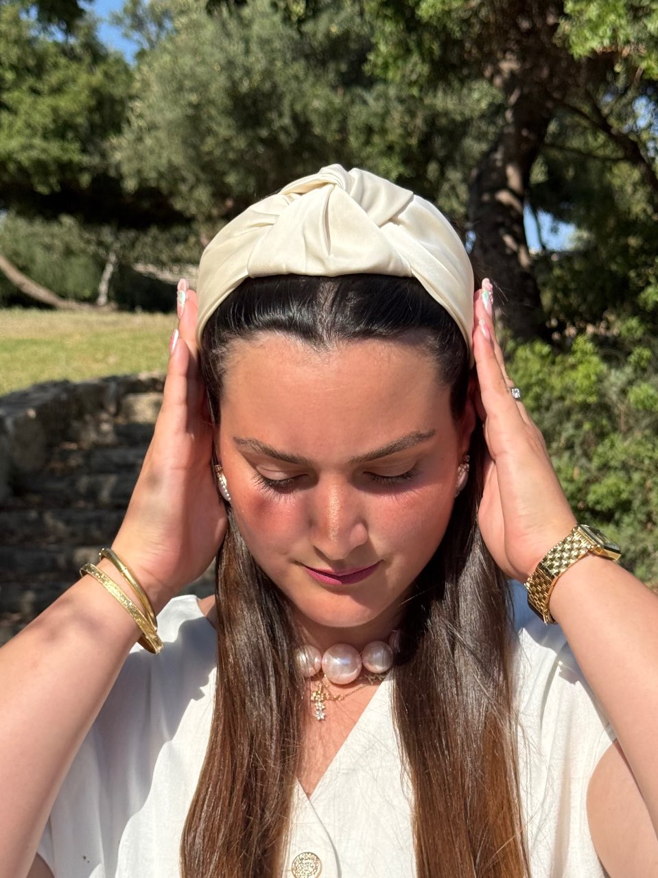 קשת קשירה סאטן-לבן