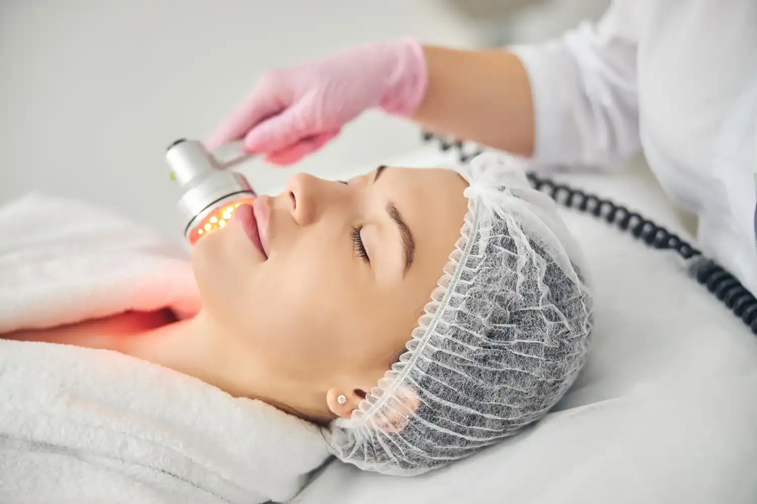 איך בוחרים קליניקה לרפואה אסתטית – מדריך מלא